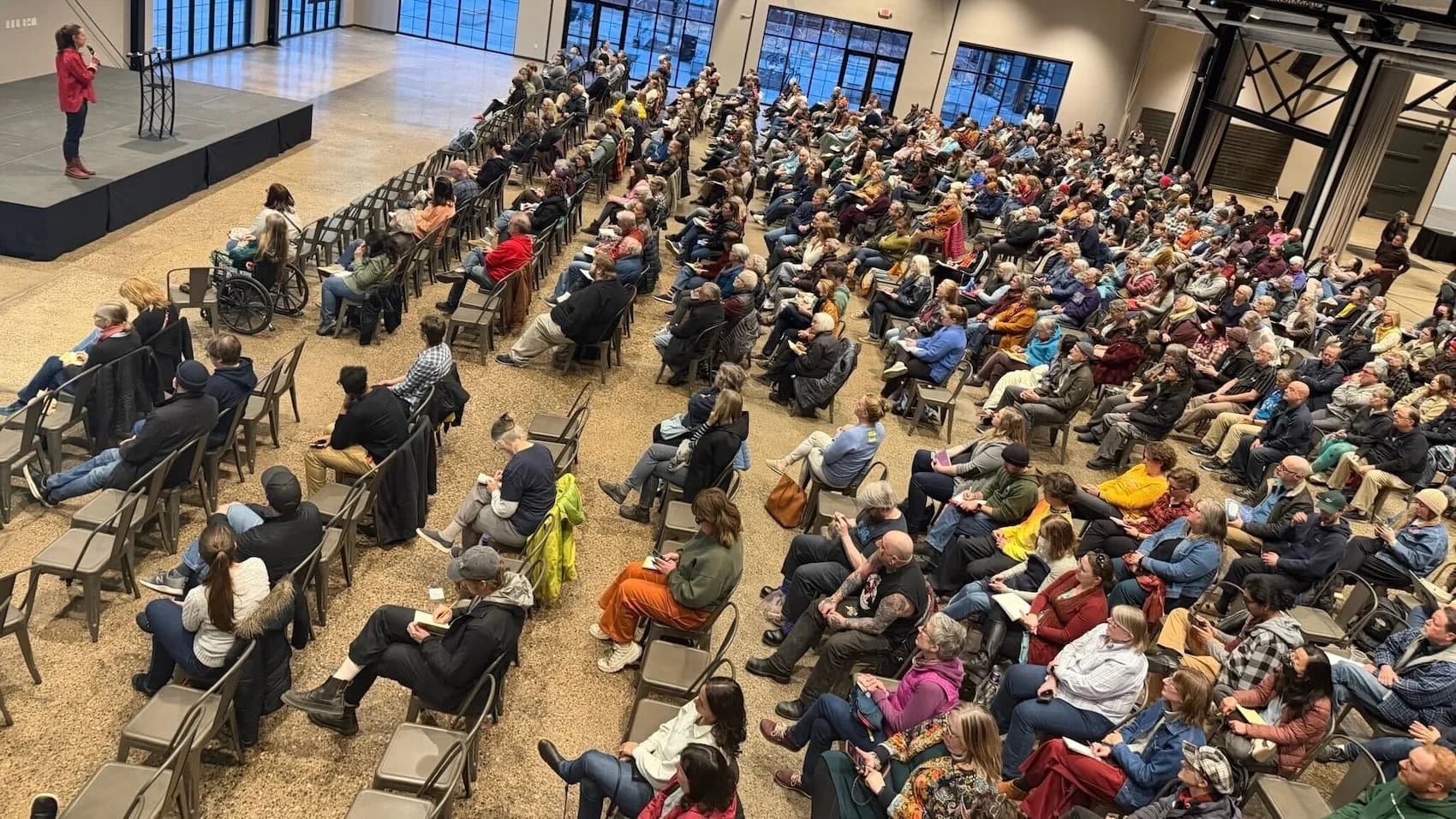 Photo: A packed Unidos MN election protection training in April 2026.